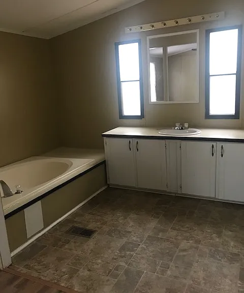 189 Lake Point Dr — Photo 1
