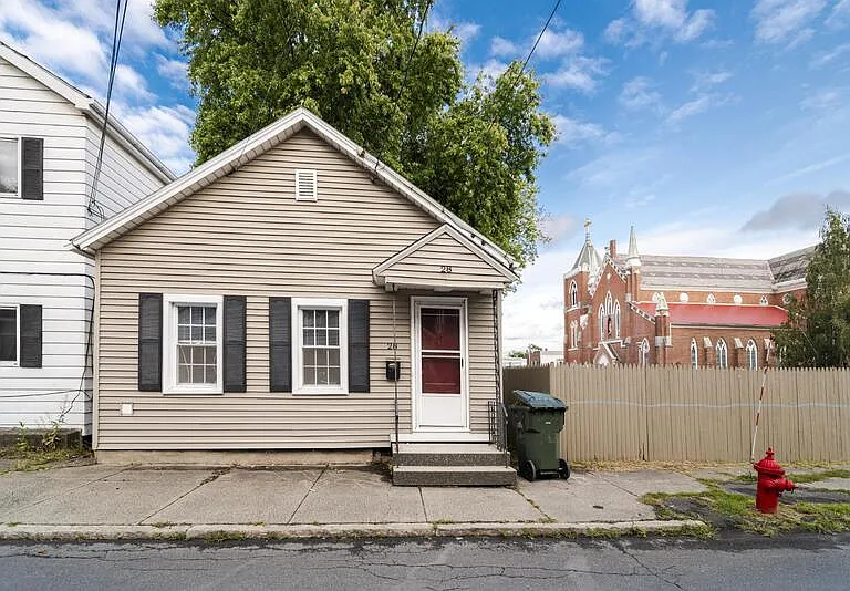 28 Lancaster St — Photo 17