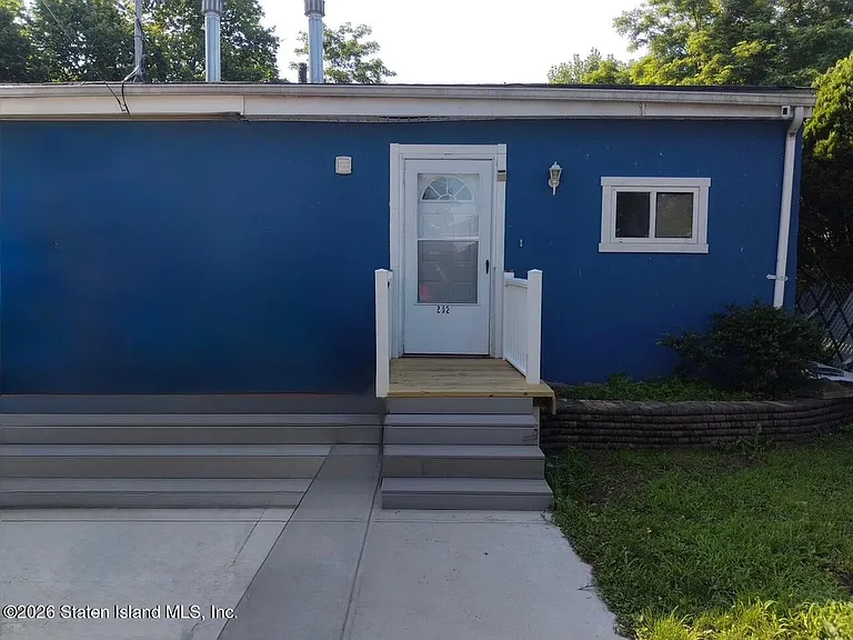 202 Roma Ave — Photo 1