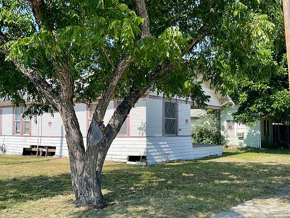 3rd image of 1642 Lennon Ave