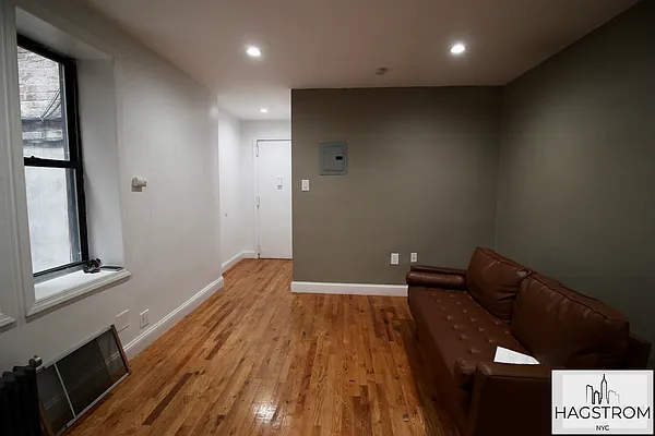 Rented by Hagstrom Management Inc | media 29