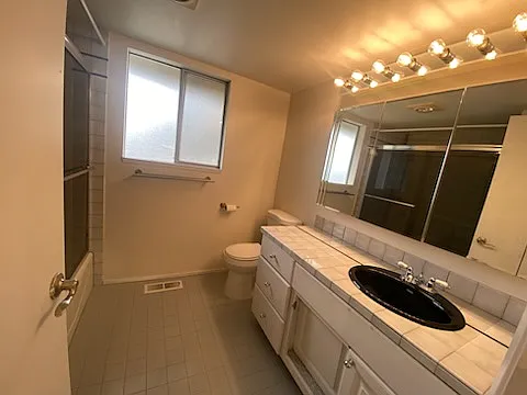1050 Tacoma Ave NE — Photo 16