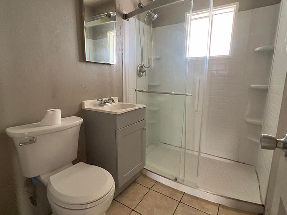 3rd image of 434 N 17TH Drive