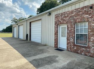 768 Riverbirch Rd, Opelousas, LA 70570