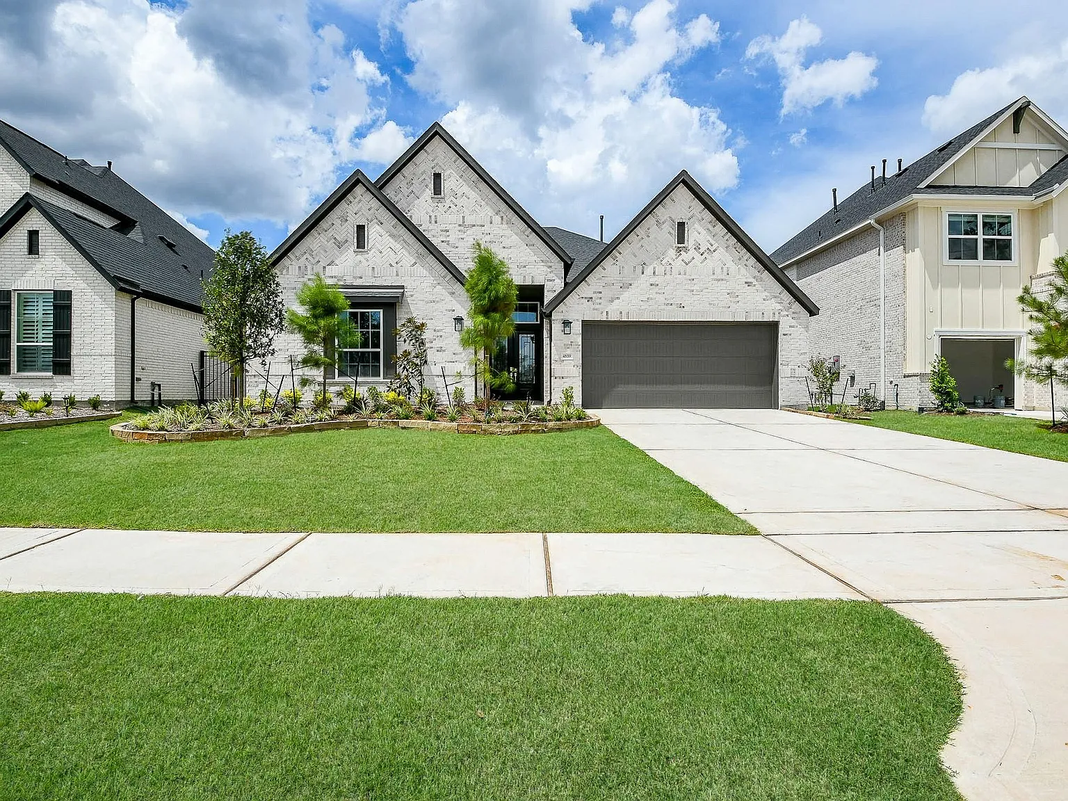 4 bed, 3.5 bath, 3067 sqft, $3,800 — Photo 2