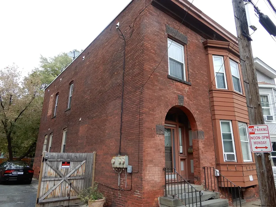 7 Glen Ave #6