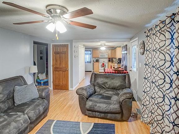 2nd image of 142 Hodge St