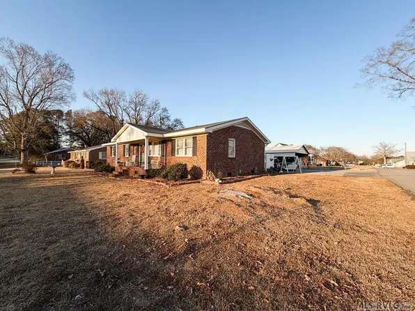 1506 Pruden St, Roanoke Rapids, NC 27870