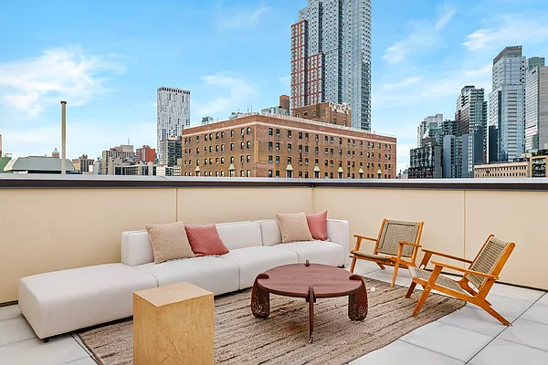 Rented by Nooklyn NYC LLC | media 18