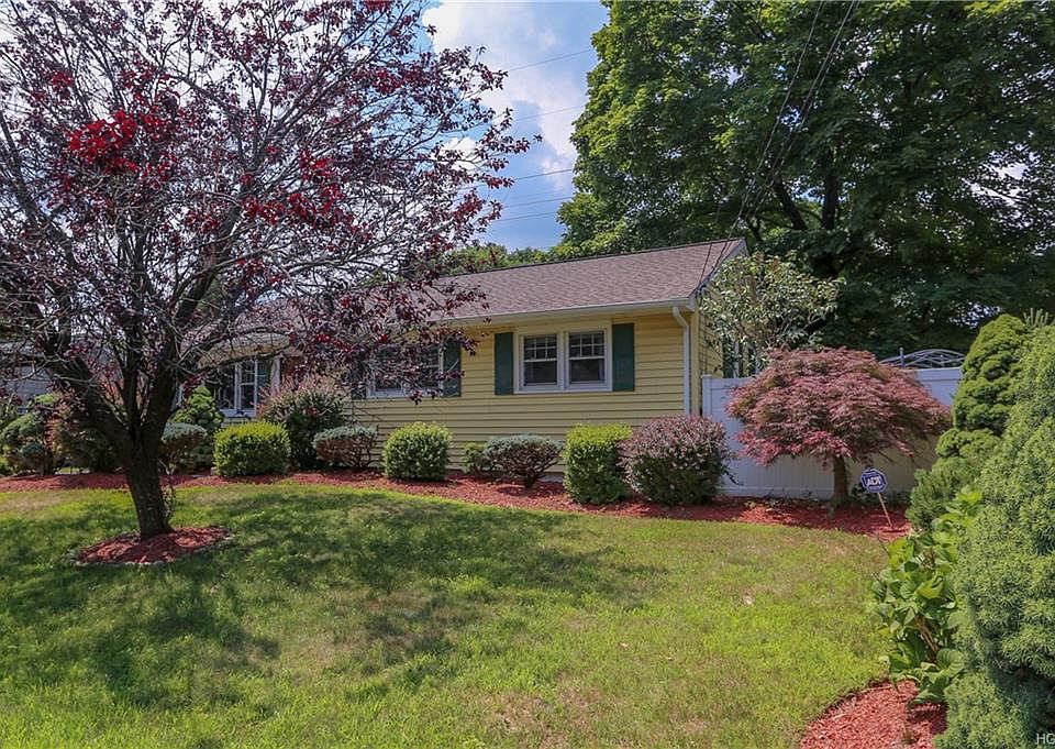 1st image of 24 Dogwood Ln