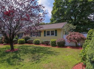 24 Dogwood Ln, Stony Pt, NY 10980