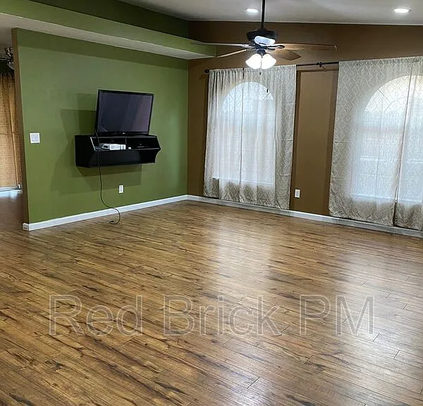 1134 Partridge Dr — Photo 3