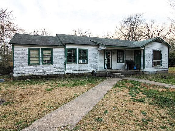 2nd image of 204 Roosevelt Rd