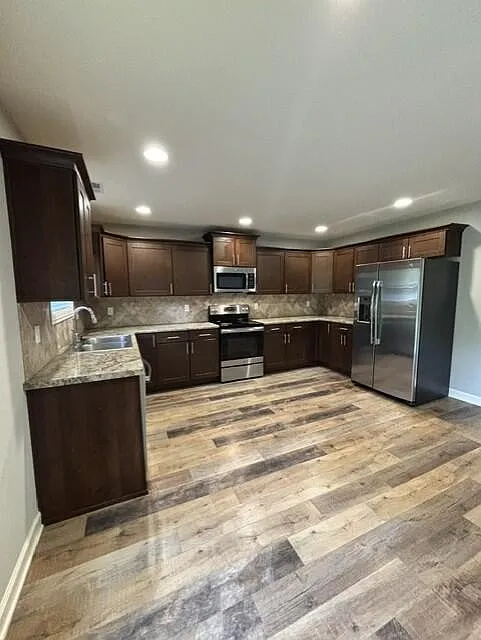 3 bed, 2.0 bath, 1600 sqft, $1,950 — Photo 3