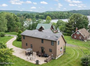 16 Wang Dr, Craryville, NY 12521