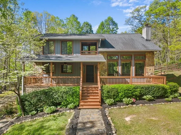 424 Castle Creek Dr, Pickens, SC 29671