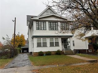 817 Helmsdale Rd, Cleveland Heights, OH 44112