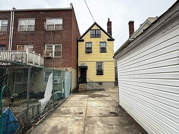 3rd image of 3958 65th Street