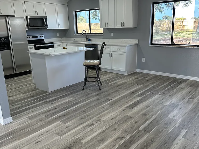 1674 Arcot Cir NE — Photo 3