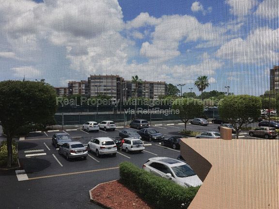 2nd image of 1100 Saint Charles Pl APT 215