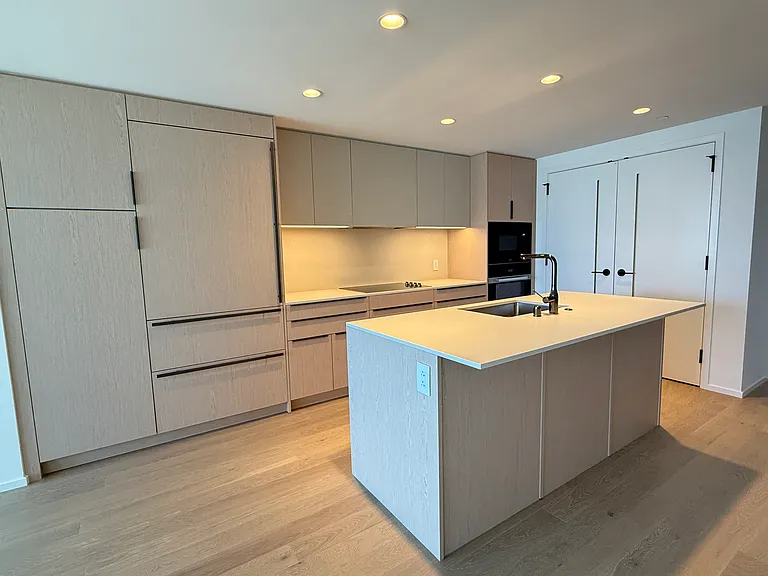 333 Ward Ave #2111 — Photo 3