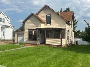 1703 Summit St, Marshalltown, IA 50158