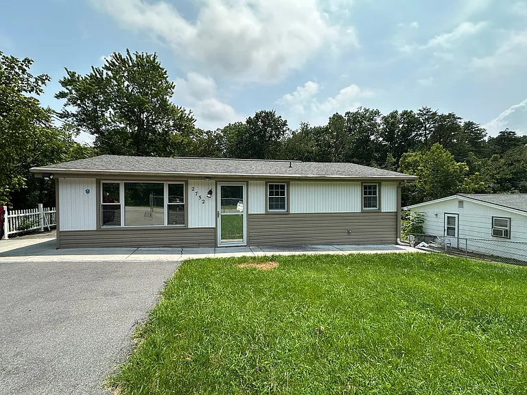 2752 Carrollwood Heights Rd — Photo 1
