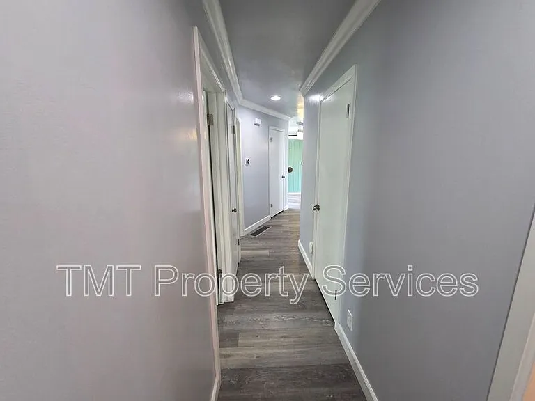 9 W Robinhood Dr — Photo 49