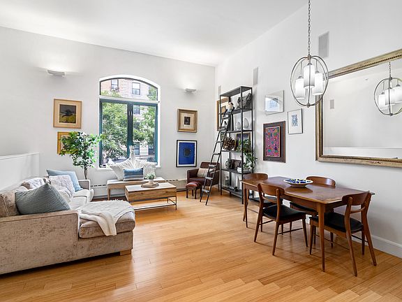 2nd image of 2056 5th Ave APT 2A