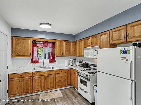 5th image of 1546 Grayfriars Ave