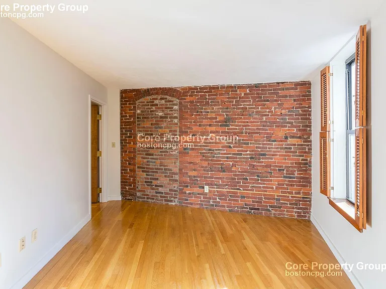 21 Charter St #202 — Photo 4