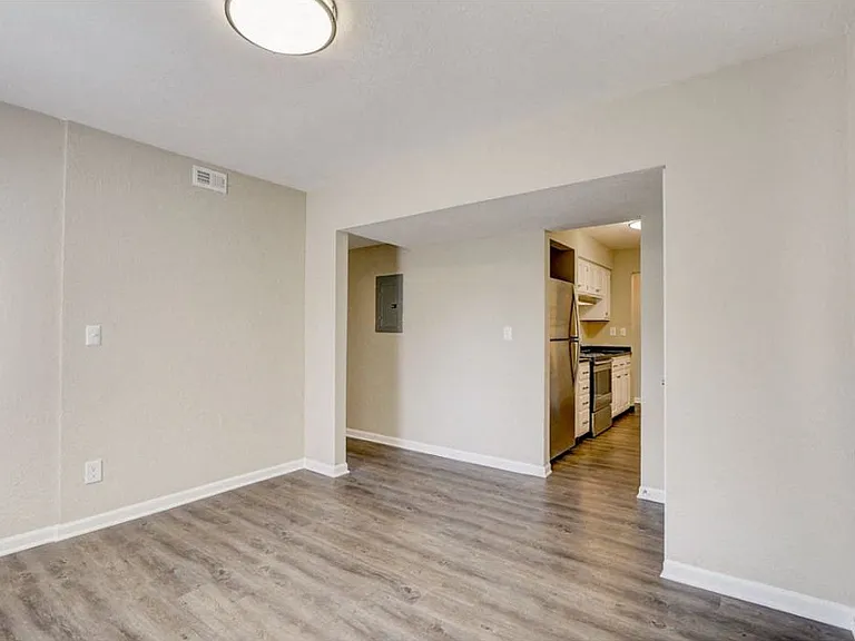 Lake Country Village Apartments — Photo 13