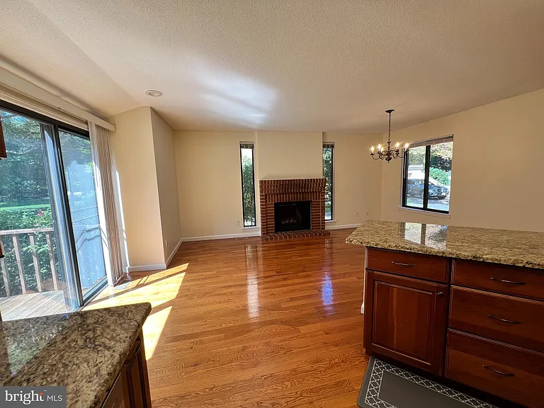 80 Sayre Dr — Photo 20