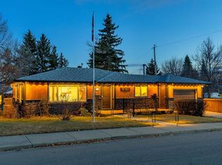 3 Cardiff Dr NW, Calgary, AB T2K1R4