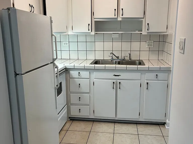 150 E Lake St #12B — Photo 2