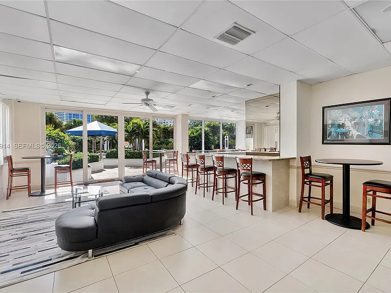336 N Birch Rd #PENTHOUSE — Photo 36