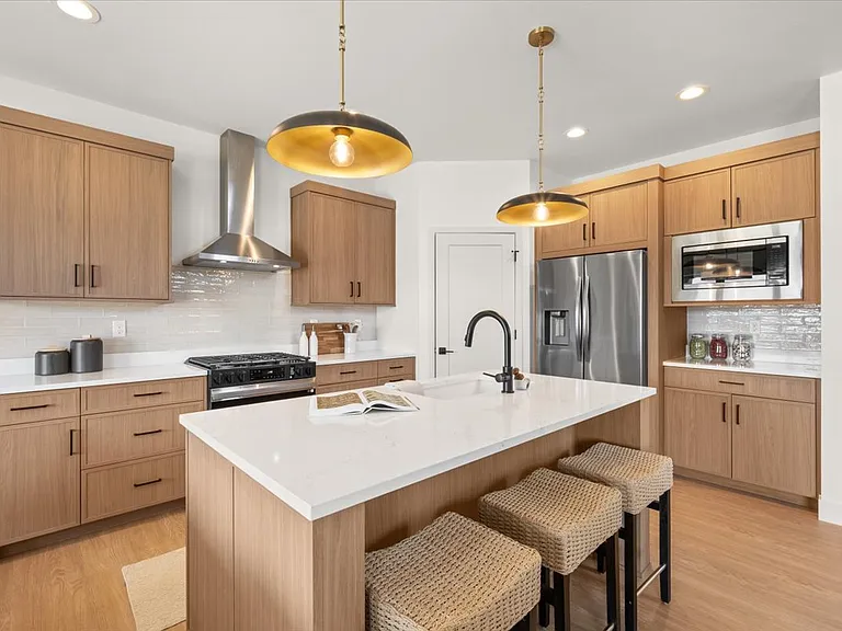 15 Snowcap Dr — Photo 5