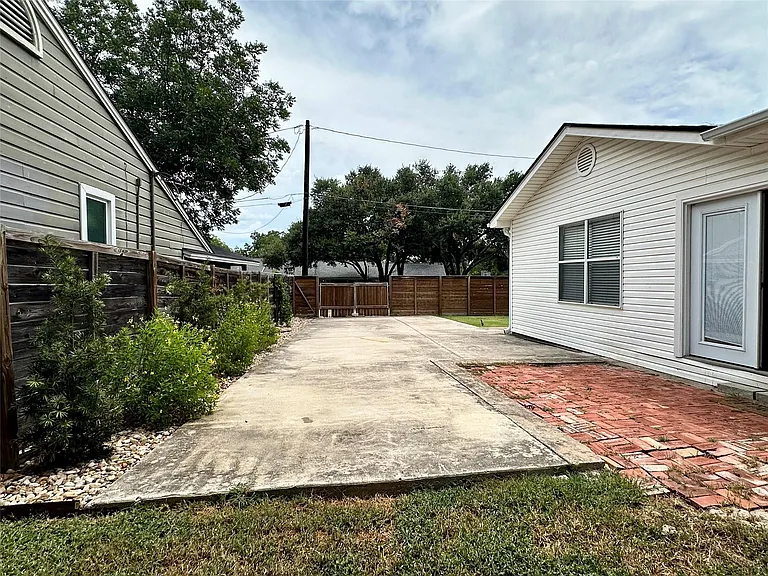 1509 Vine St — Photo 5