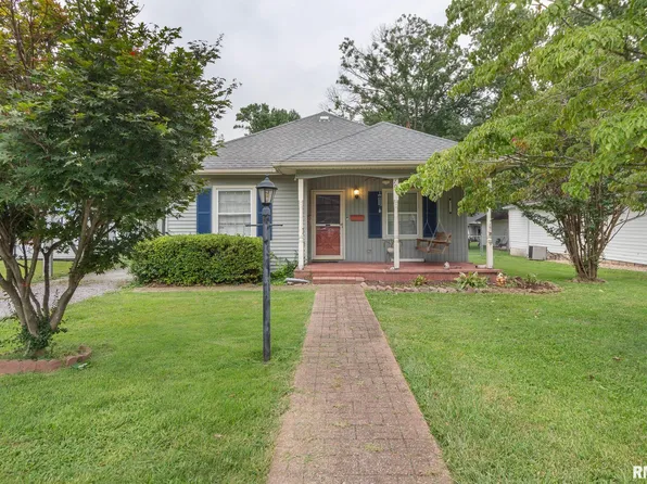 708 N 8th St, Herrin, IL 62948