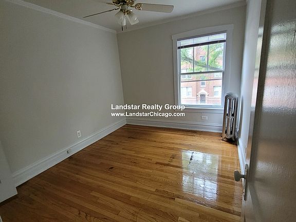 2nd image of 2621 W Gunnison St #P2