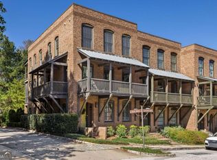 9060 Selborne Ln, Chattahoochee Hills, GA 30268