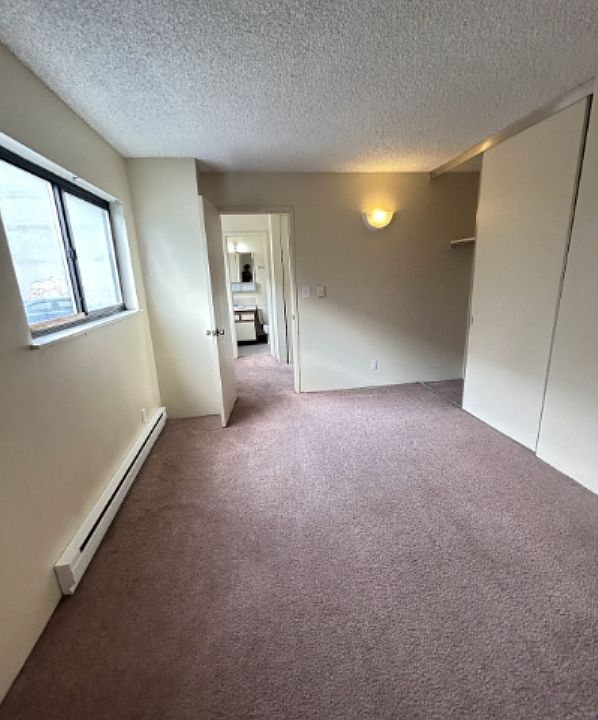1st image of 4111 11th Ave NE #7007