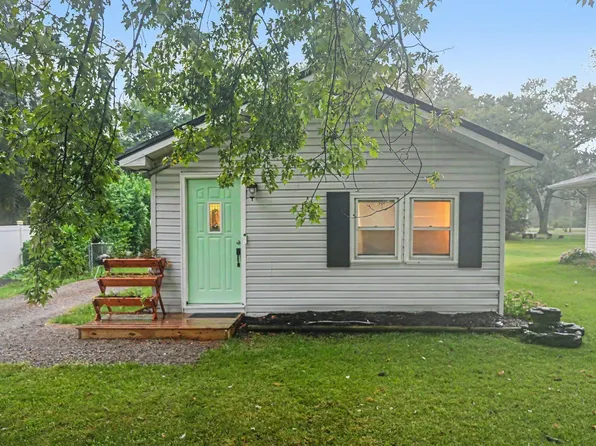 211 E Louis St, Osceola, IN 46561