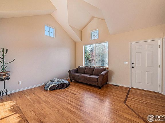 4th image of 3911 Hawthorne Cir