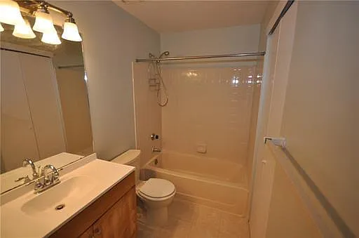8020 Tamarron Dr — Photo 15