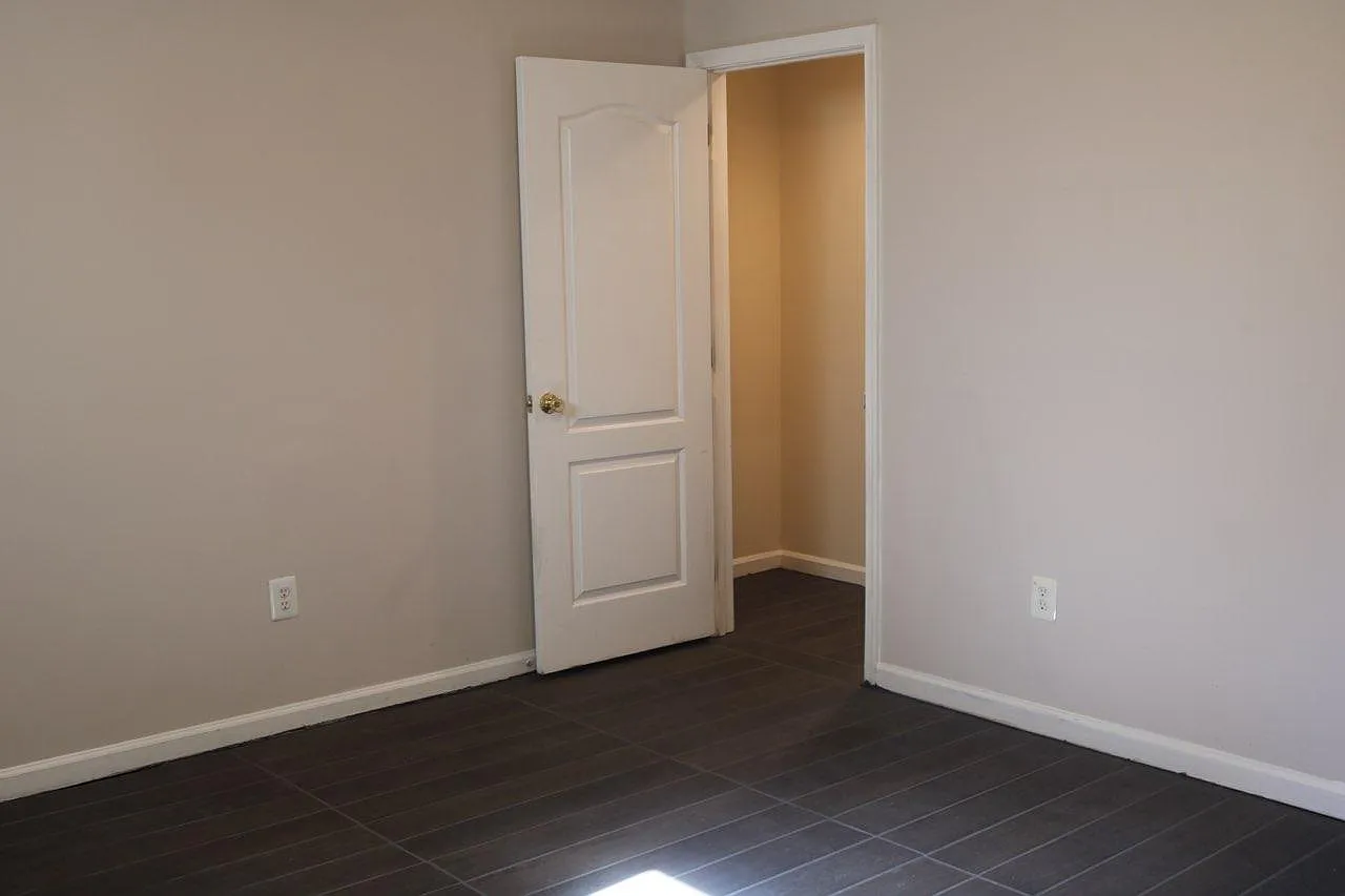 4313 George Frye Cir — Photo 2