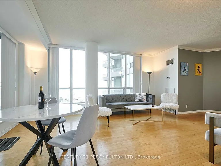 230 Queens Quay W #1016 — Photo 6