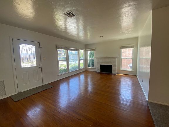 4th image of 3552 Genevieve St