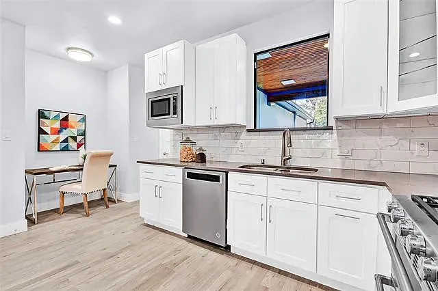 10827 Wallbrook Dr — Photo 17