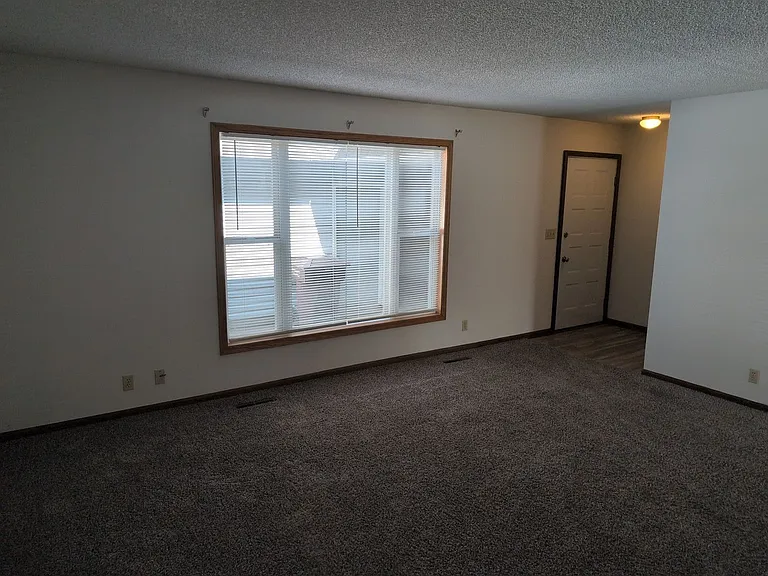 2216 Mirwyn Ct — Photo 10